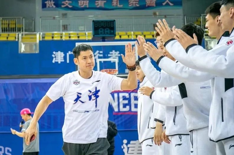 篮球训练技术_篮球训练基础课程_篮球历史基础训练