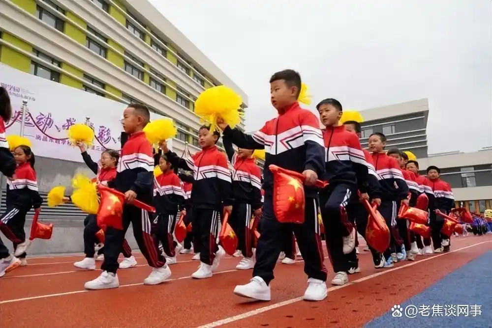 学生体操教学视频_体操学生日常_学生体操动作步骤