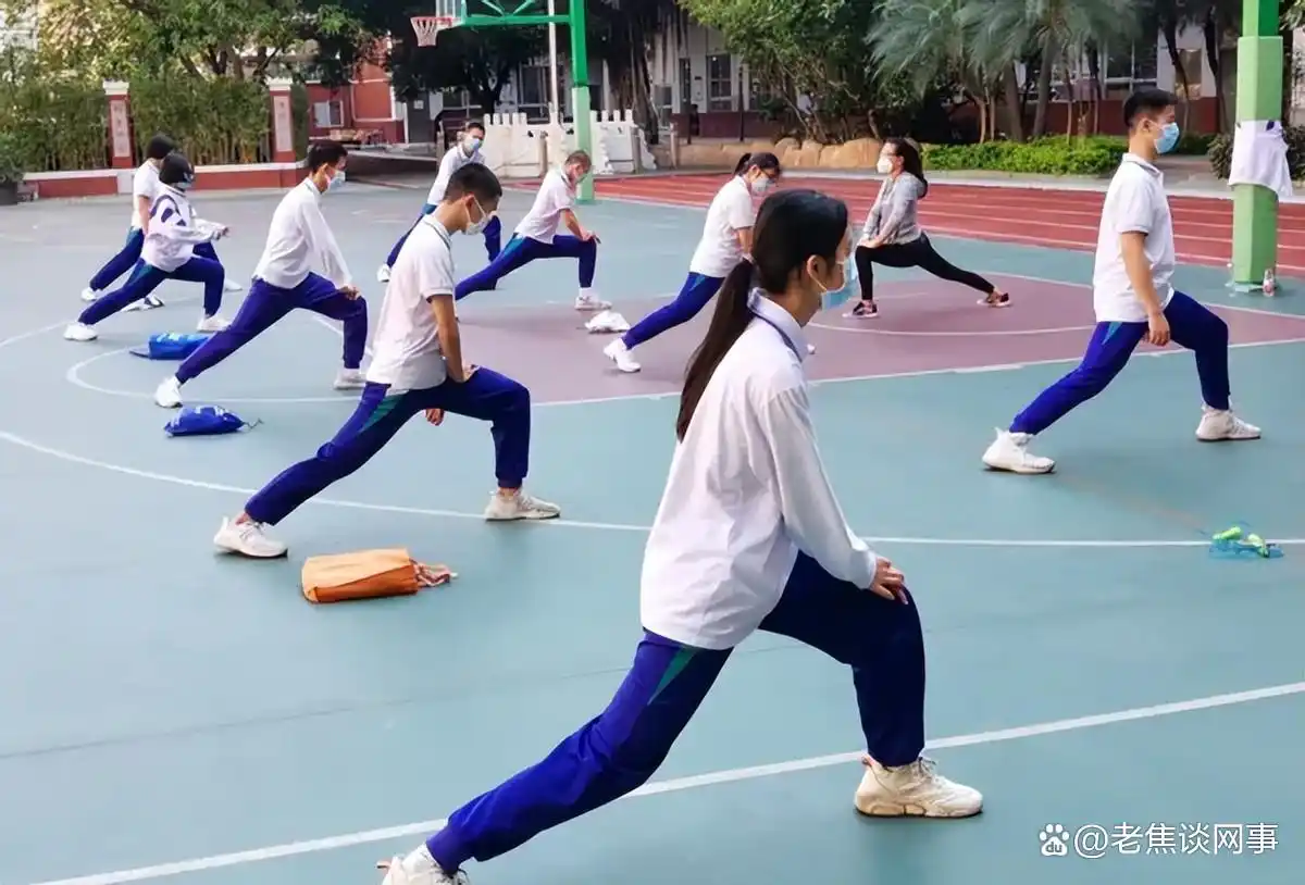 体操学生日常_学生体操动作步骤_学生体操教学视频